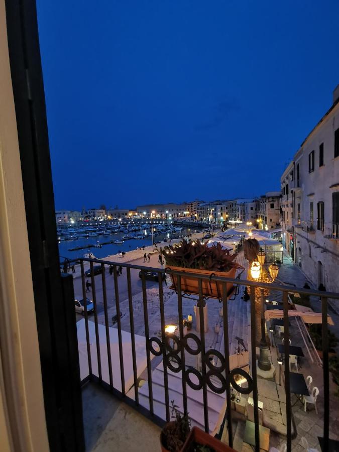Apartament La Finestra Sul Porto Trani Zewnętrze zdjęcie