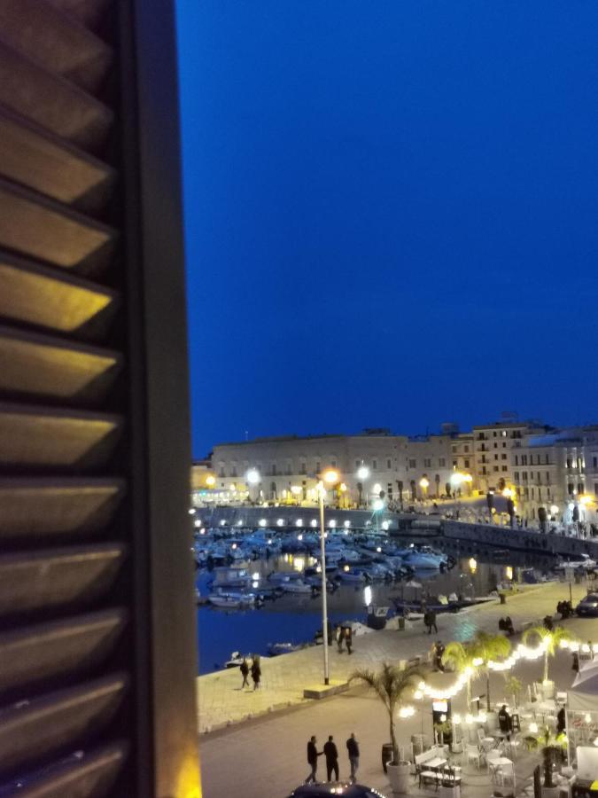 Apartament La Finestra Sul Porto Trani Zewnętrze zdjęcie