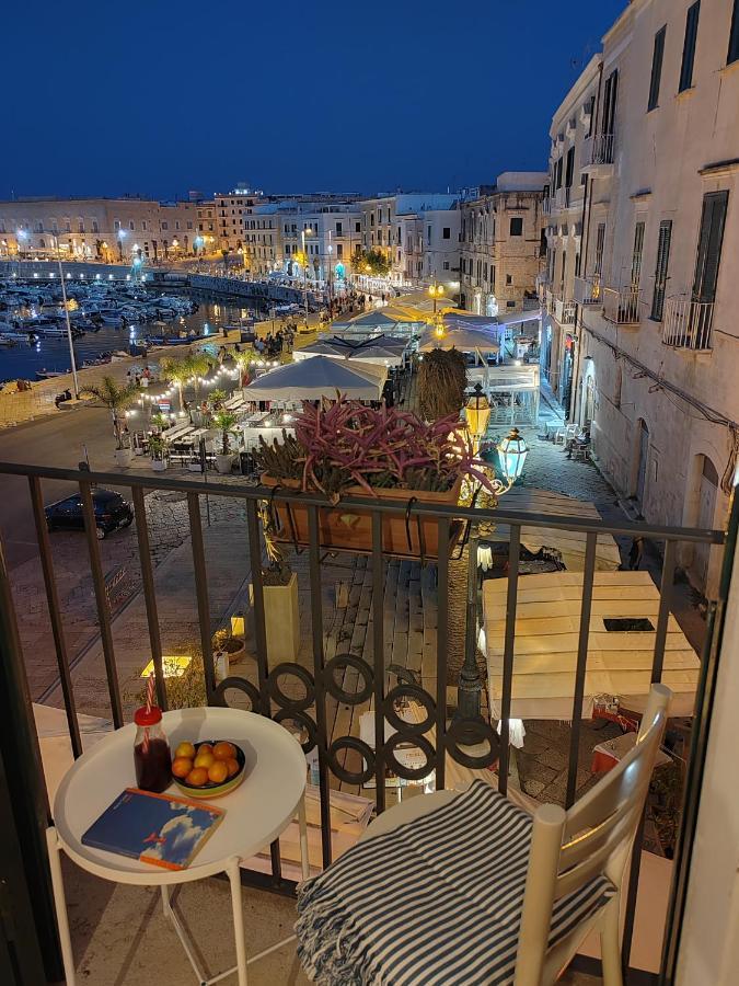 Apartament La Finestra Sul Porto Trani Zewnętrze zdjęcie