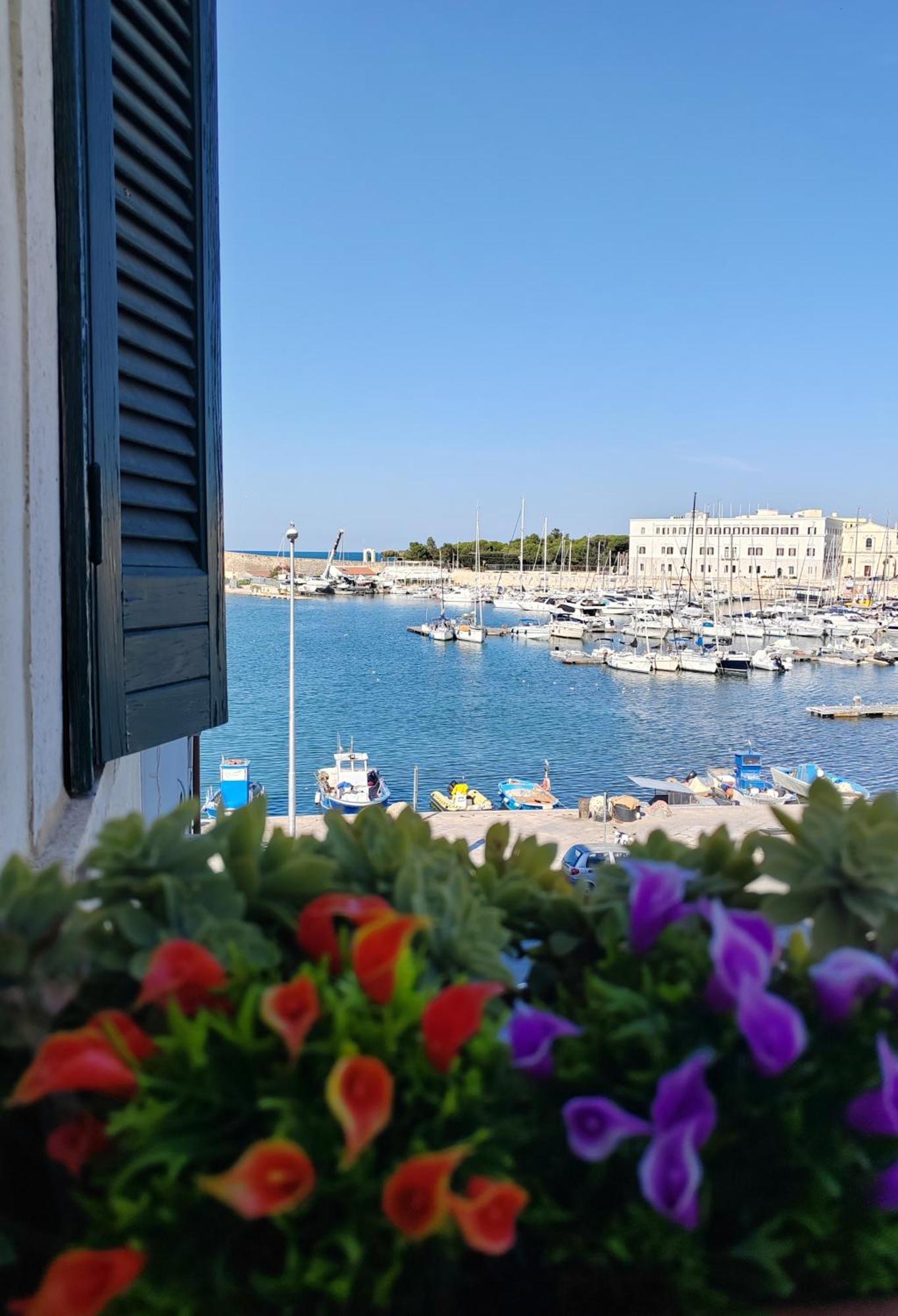 Apartament La Finestra Sul Porto Trani Zewnętrze zdjęcie