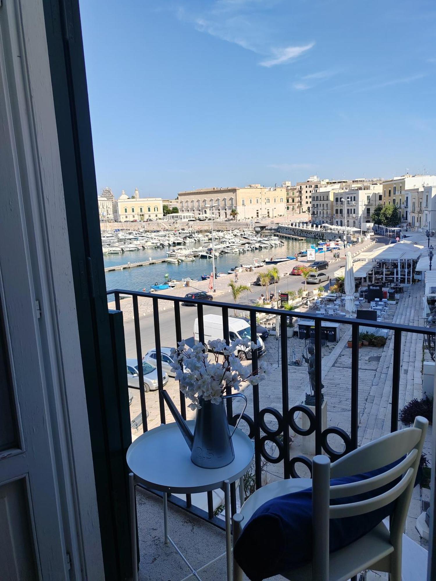 Apartament La Finestra Sul Porto Trani Zewnętrze zdjęcie