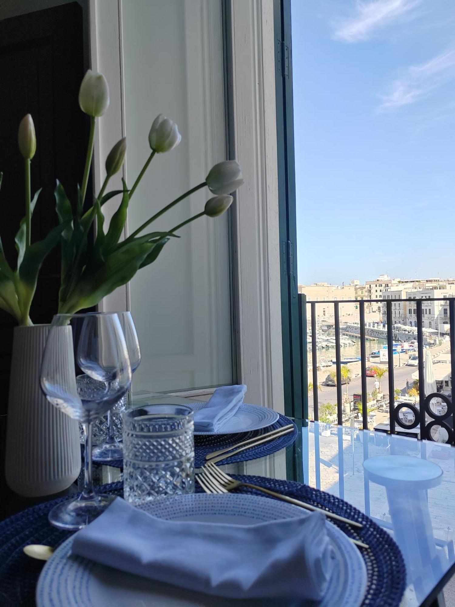 Apartament La Finestra Sul Porto Trani Zewnętrze zdjęcie