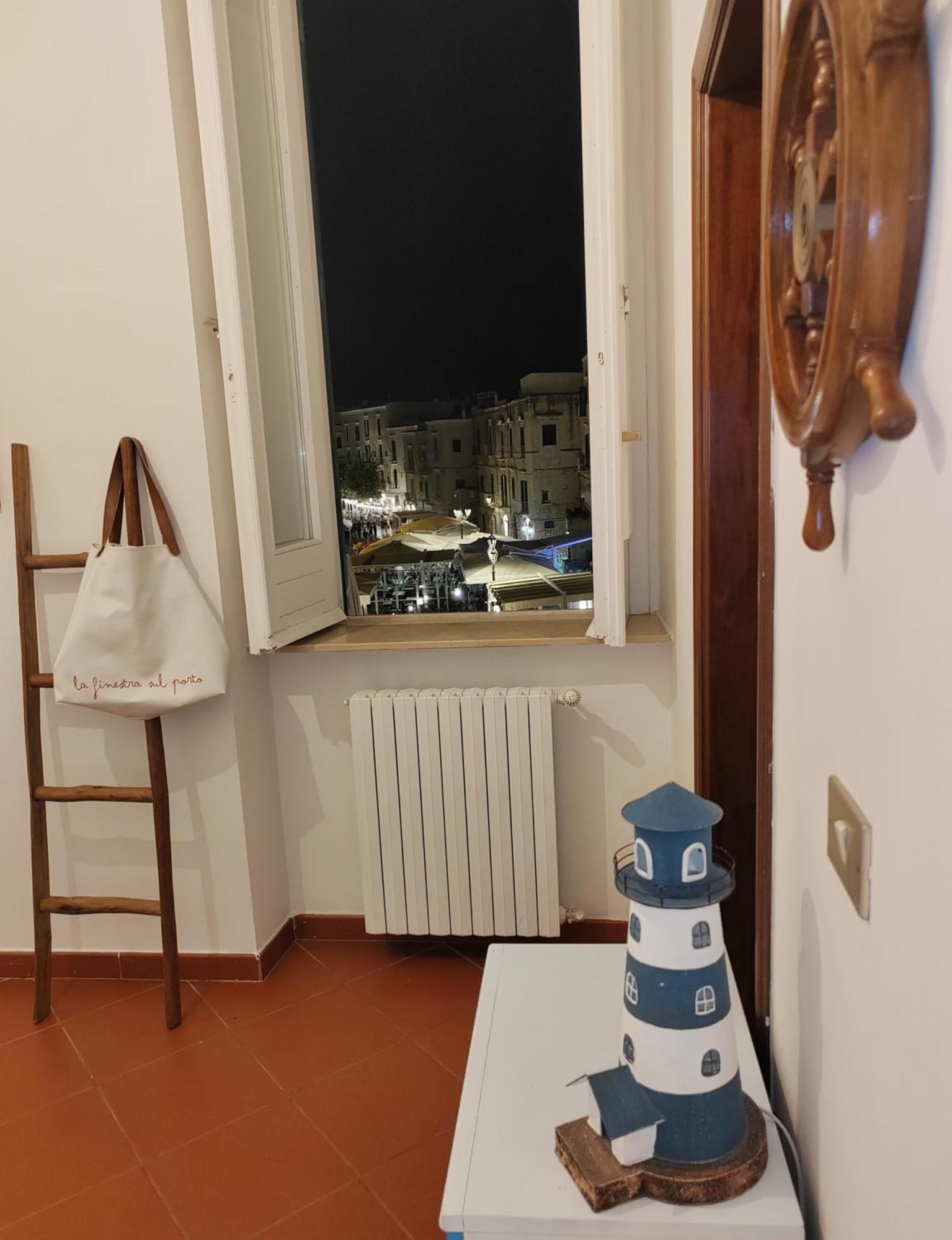 Apartament La Finestra Sul Porto Trani Zewnętrze zdjęcie