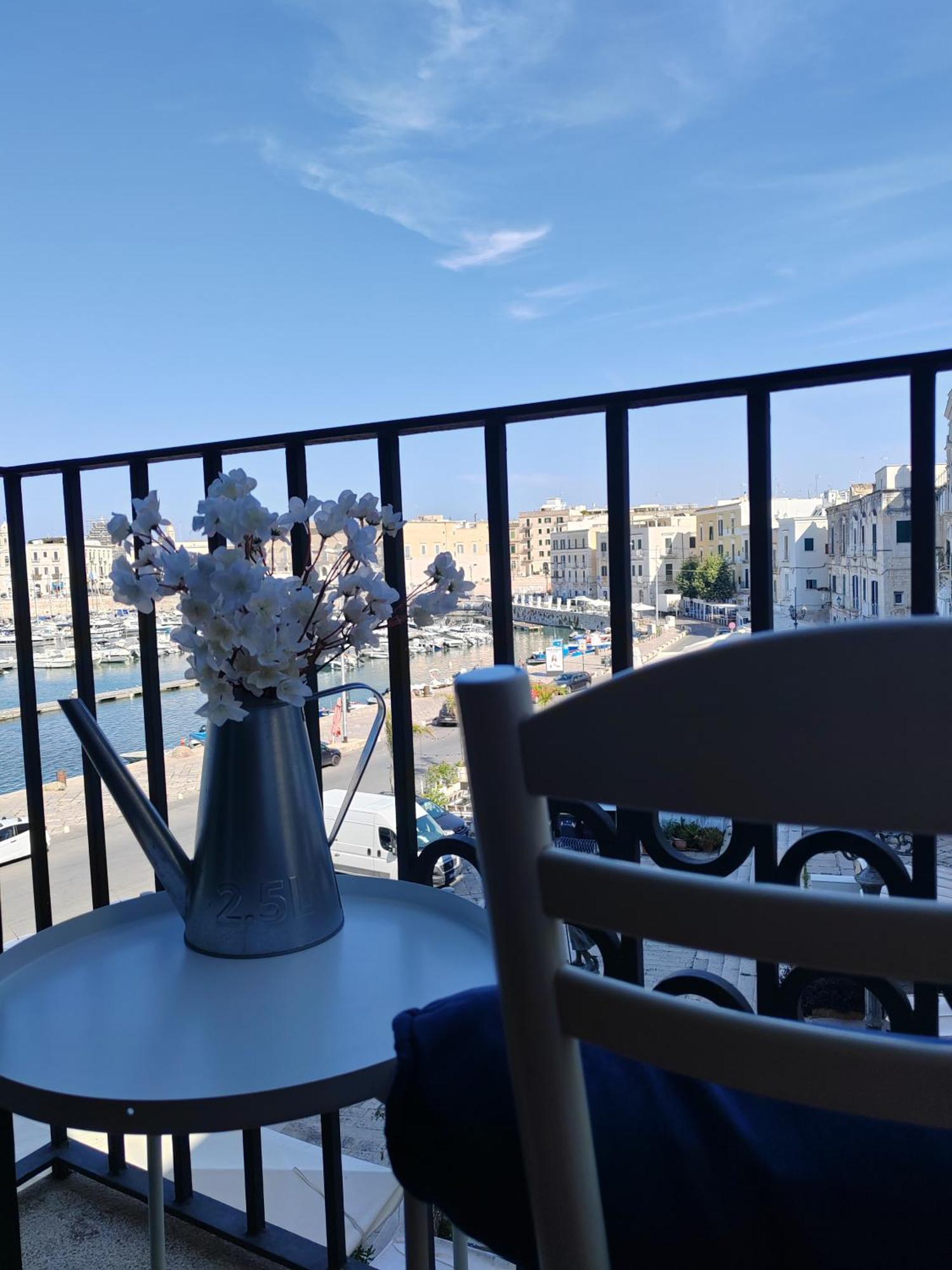 Apartament La Finestra Sul Porto Trani Zewnętrze zdjęcie